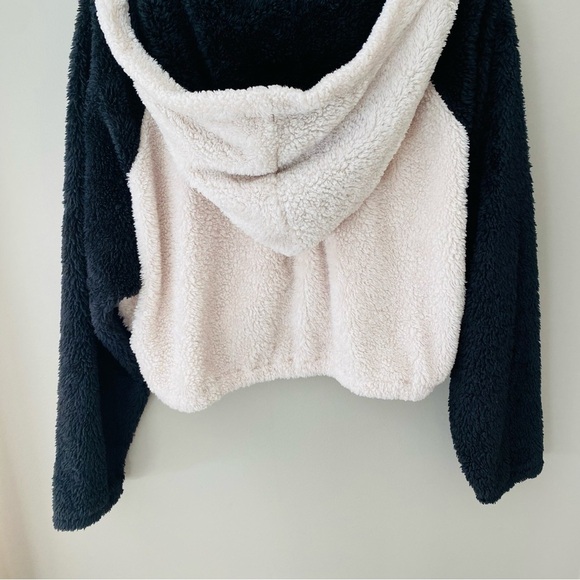 Urban Outfitters Fuzzy Crop Hoodie Black/Cream Sz Small - Picture 7 of 8